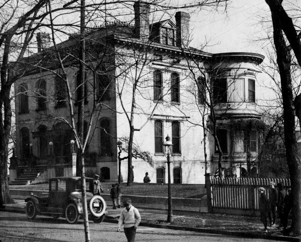 Lemp Mansion, 1922